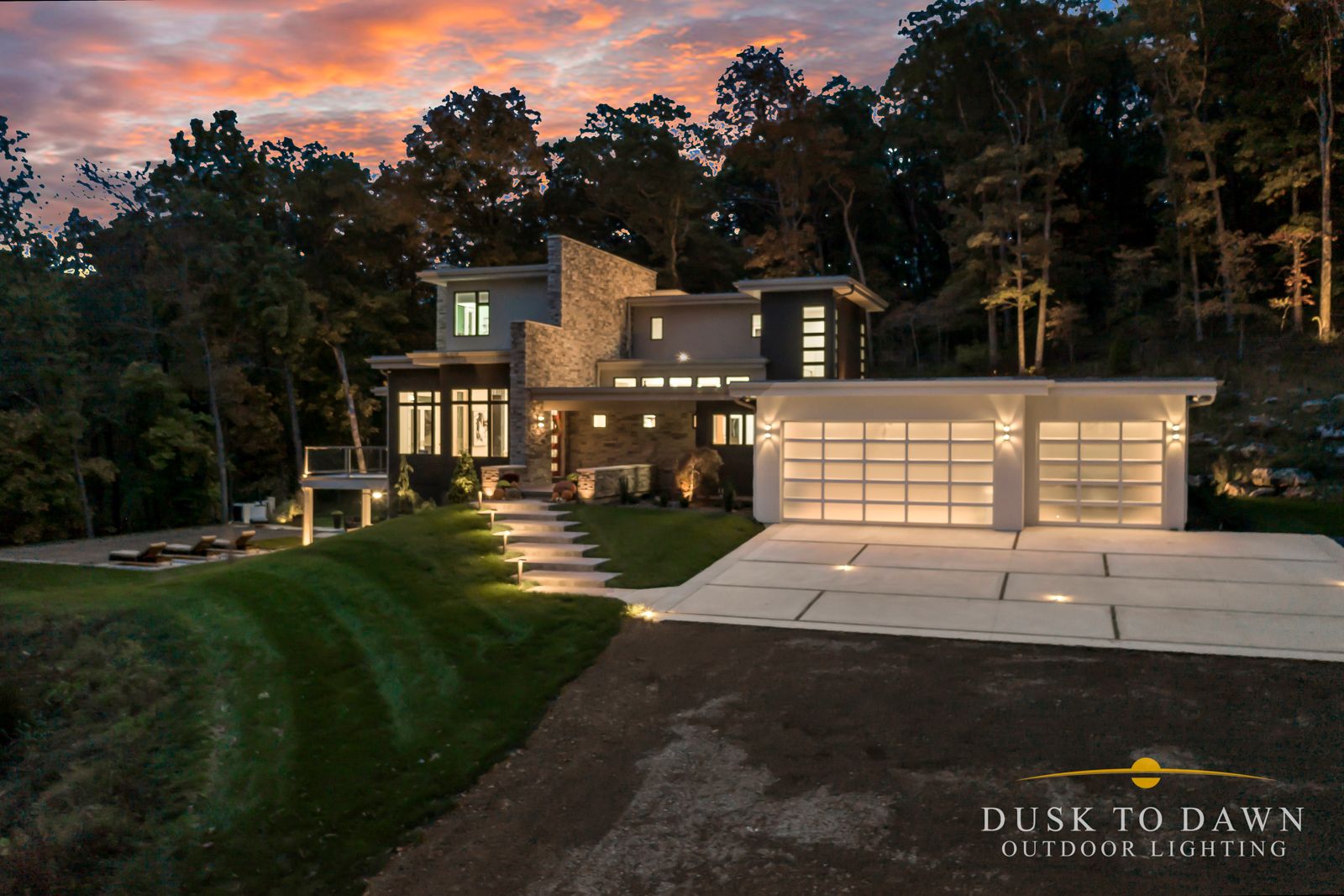 The Benefits of Low Voltage LED Outdoor Lighting - Dusk To Dawn STL