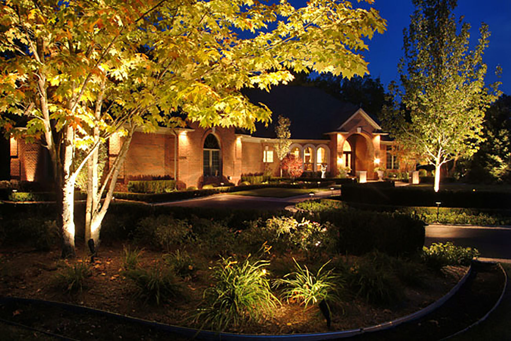 creating-a-landscape-lighting-plan-dusk-to-dawn-stl